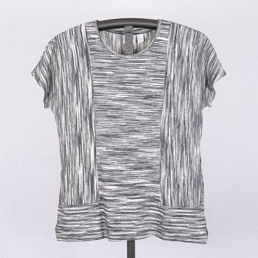 Weekends by Chico's Short Sleeve Casual Top T-Shirt Women's SZ MEDIUM Activewear
